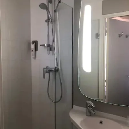 宜必思戛纳中央 戛纳